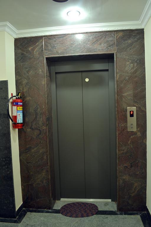 Hotel Metro Park Chennai Zewnętrze zdjęcie