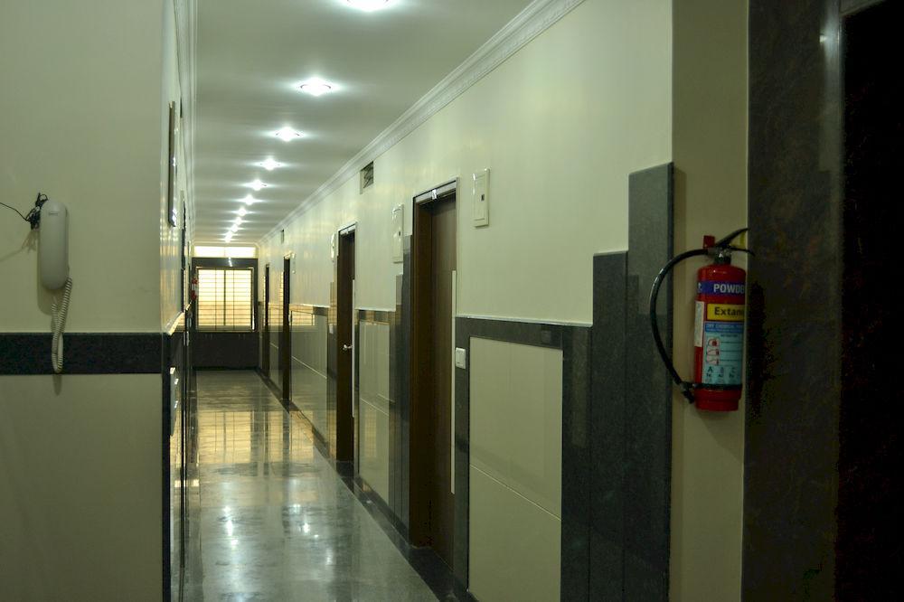 Hotel Metro Park Chennai Zewnętrze zdjęcie