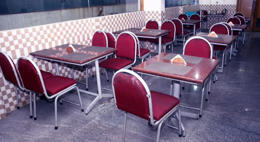 Hotel Metro Park Chennai Zewnętrze zdjęcie
