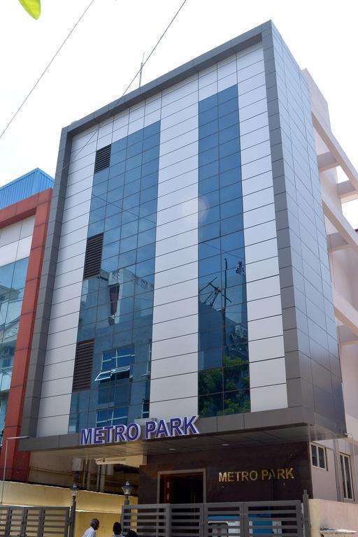 Hotel Metro Park Chennai Zewnętrze zdjęcie